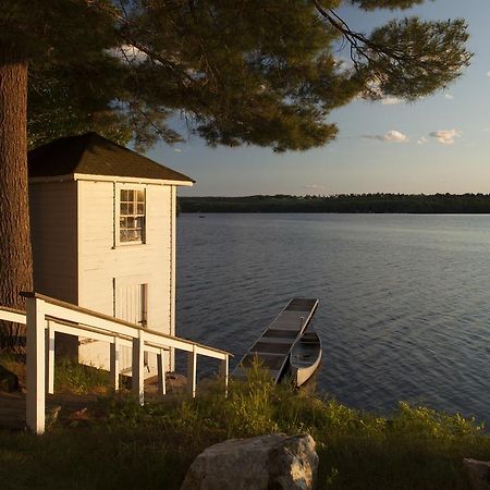 Wolf Cove Inn Poland Exteriör bild