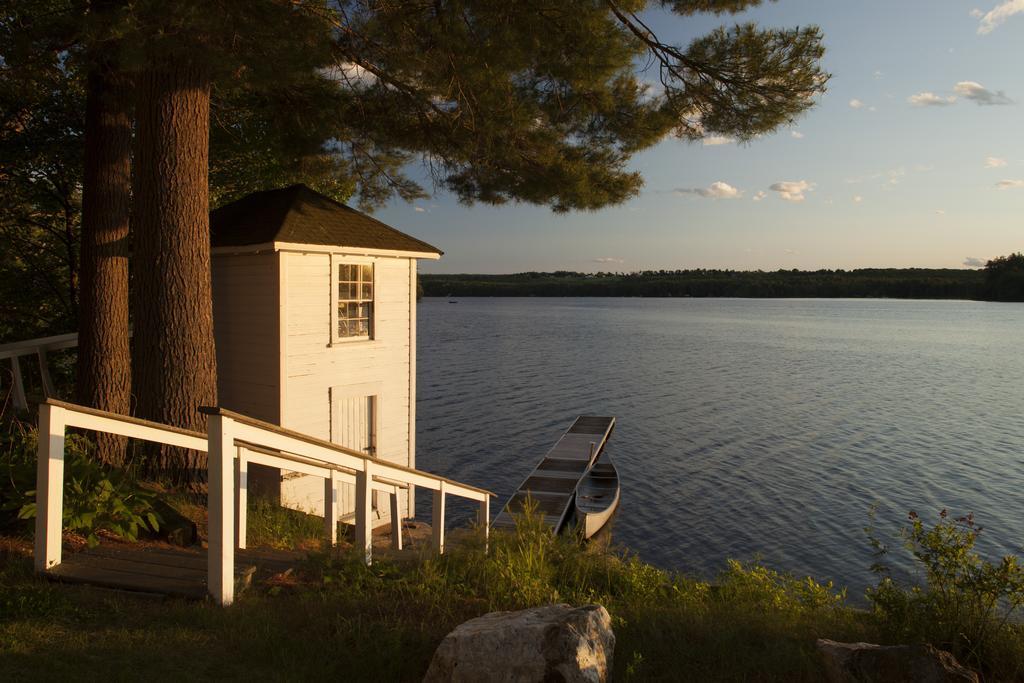 Wolf Cove Inn Poland Exteriör bild