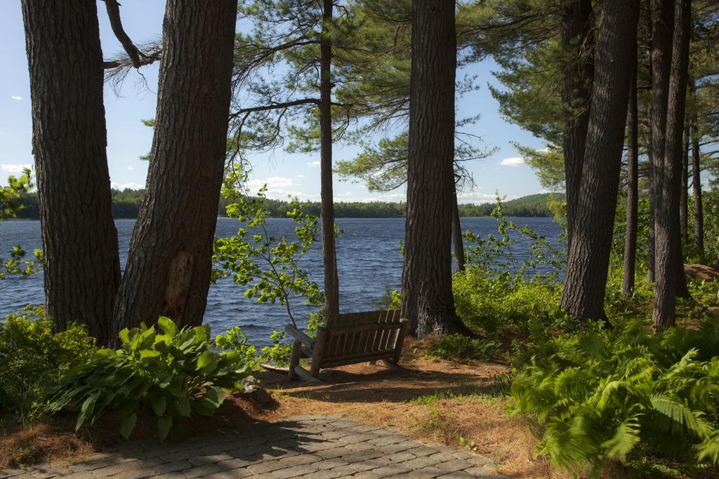 Wolf Cove Inn Poland Exteriör bild